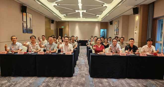 为了更好地展示页面效果